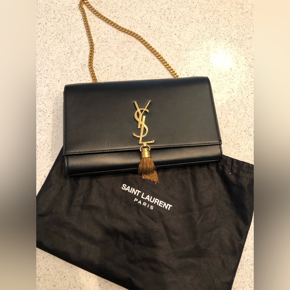 Saint Laurent Medium Monogram Kate Tassel Bag in Black with gold hardware - Picture 2 of 16